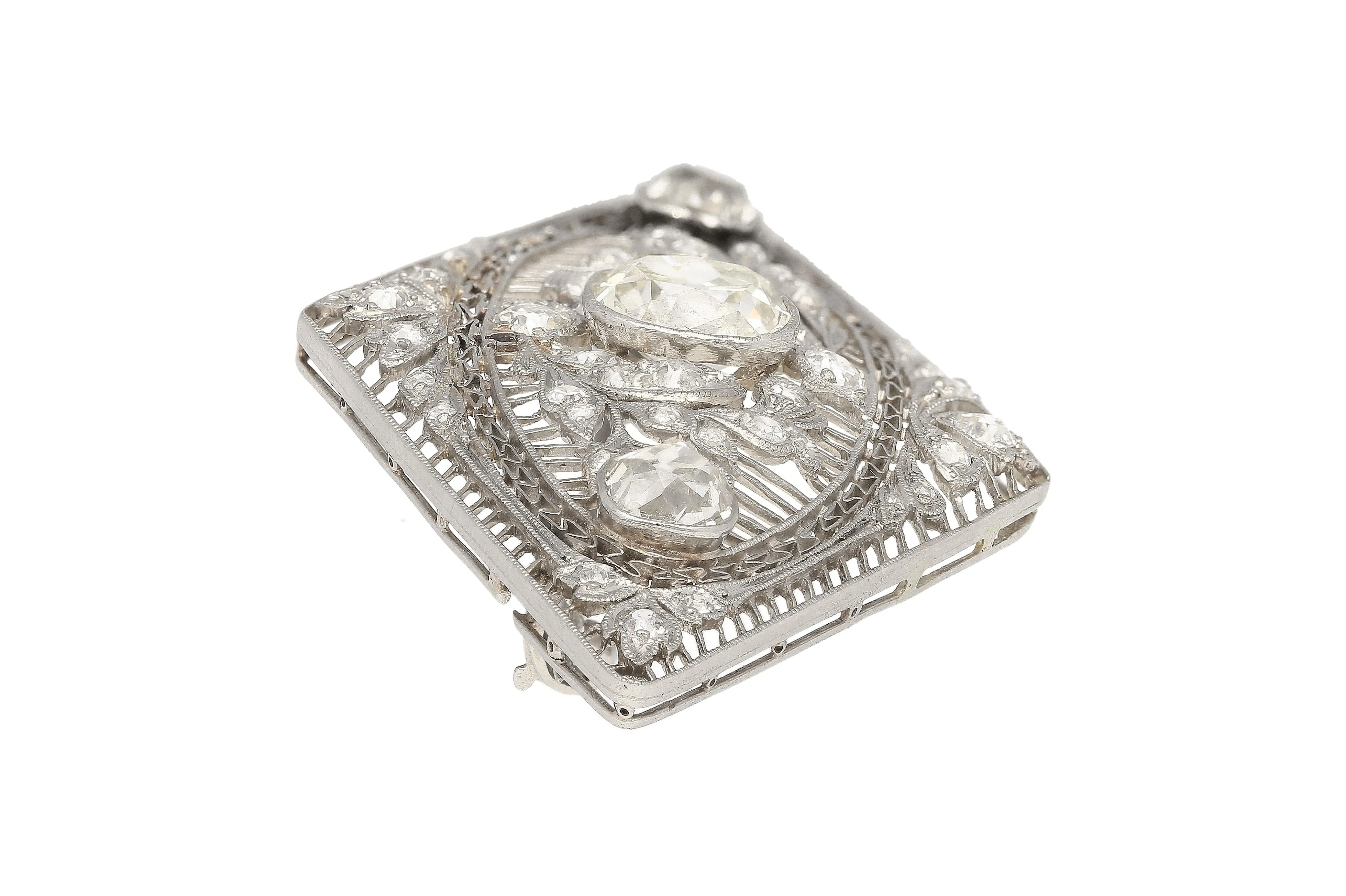 3.5 Carat Old European Cut Art Deco Diamond Brooch in Textured Filigree Platinum