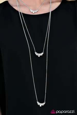 Paparazzi Necklace ~ On DIVA Ground - White